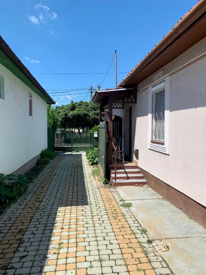 Amira Apartman Apartment Hajduszoboszlo Exterior photo